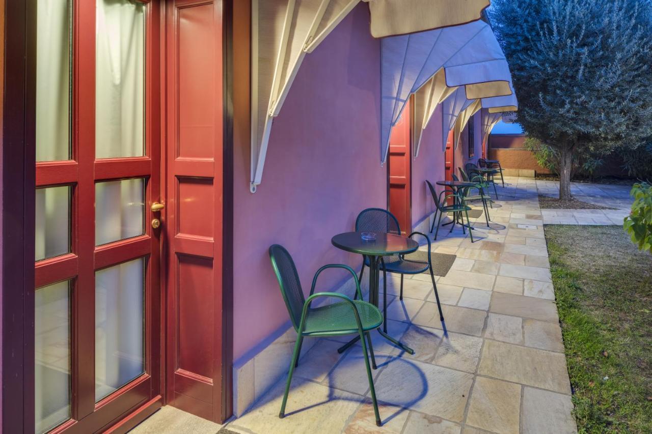Castello Rosso Hotell Costigliole Saluzzo Exteriör bild