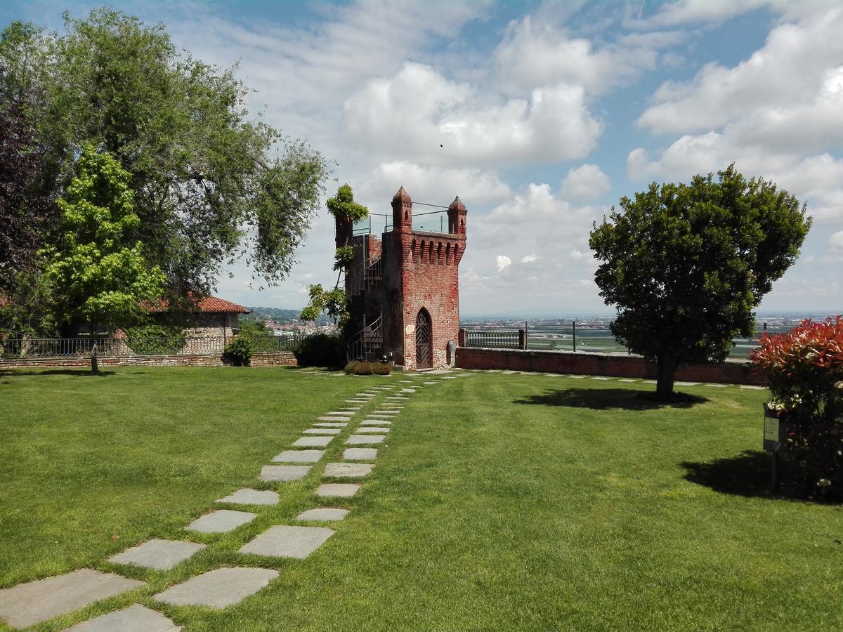 Castello Rosso Hotell Costigliole Saluzzo Exteriör bild